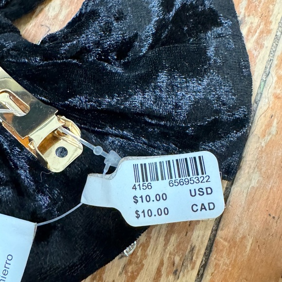 NWT Anthropologie Velvet Hair Bow Clips with Rhinestones Coquette Holiday - Picture 5 of 6